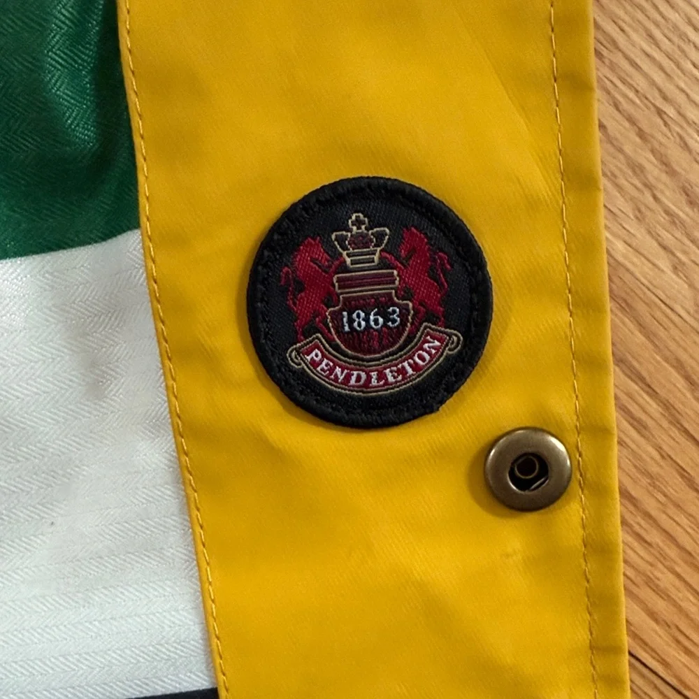 Pendleton Bright Yellow Hooded Raincoat - Picture 5 of 6